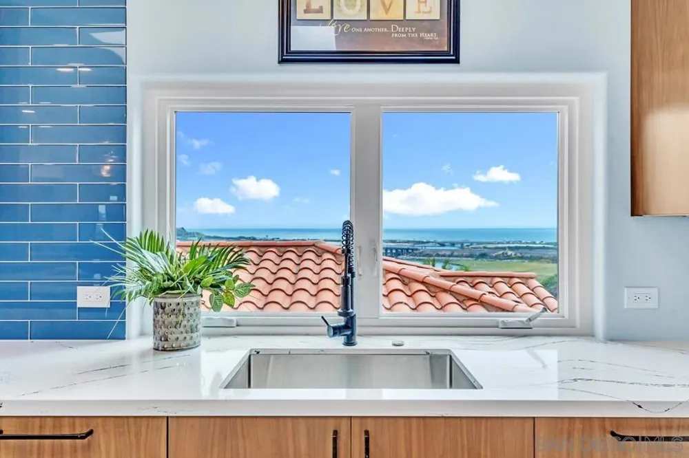 7564 Navigator Cir Carlsbad, CA 92011