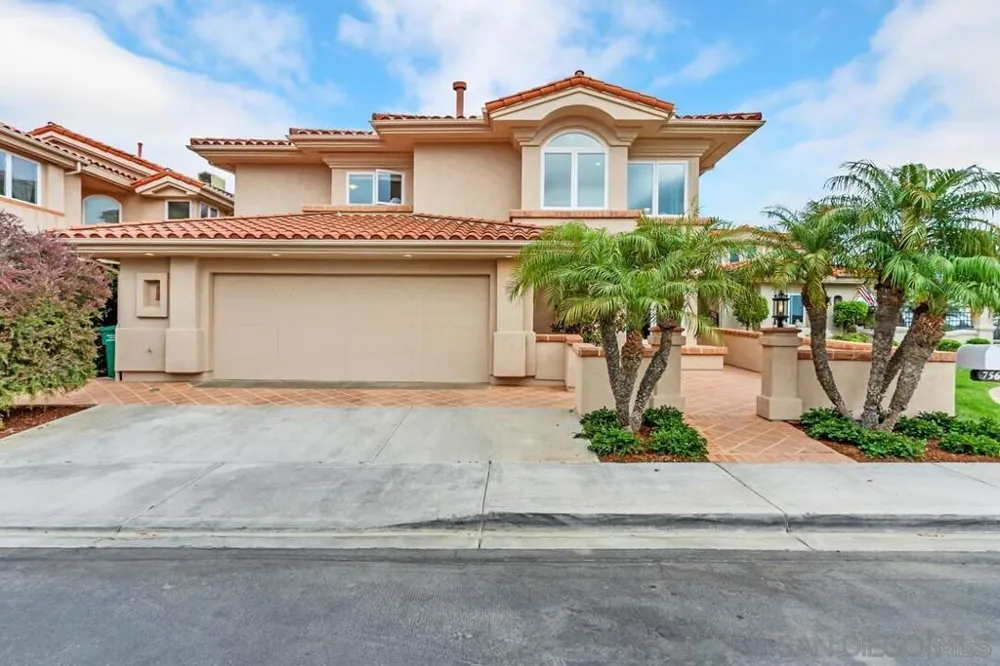 7564 Navigator Cir Carlsbad, CA 92011