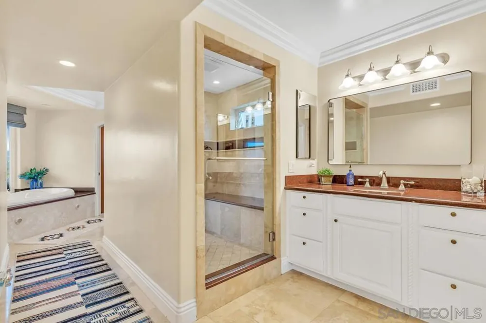 7564 Navigator Cir Carlsbad, CA 92011