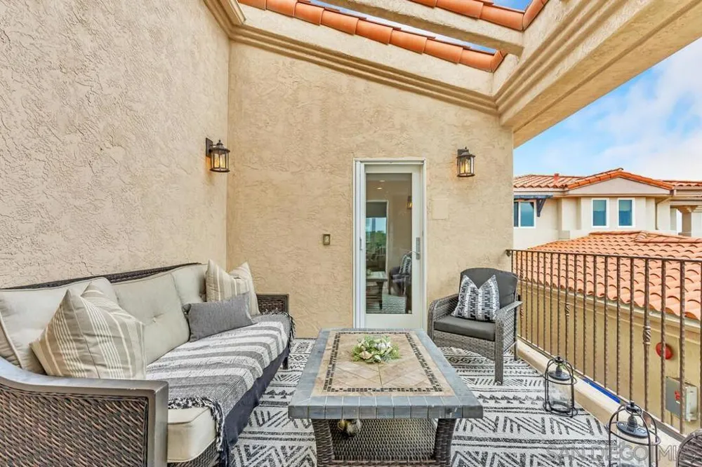 7564 Navigator Cir Carlsbad, CA 92011