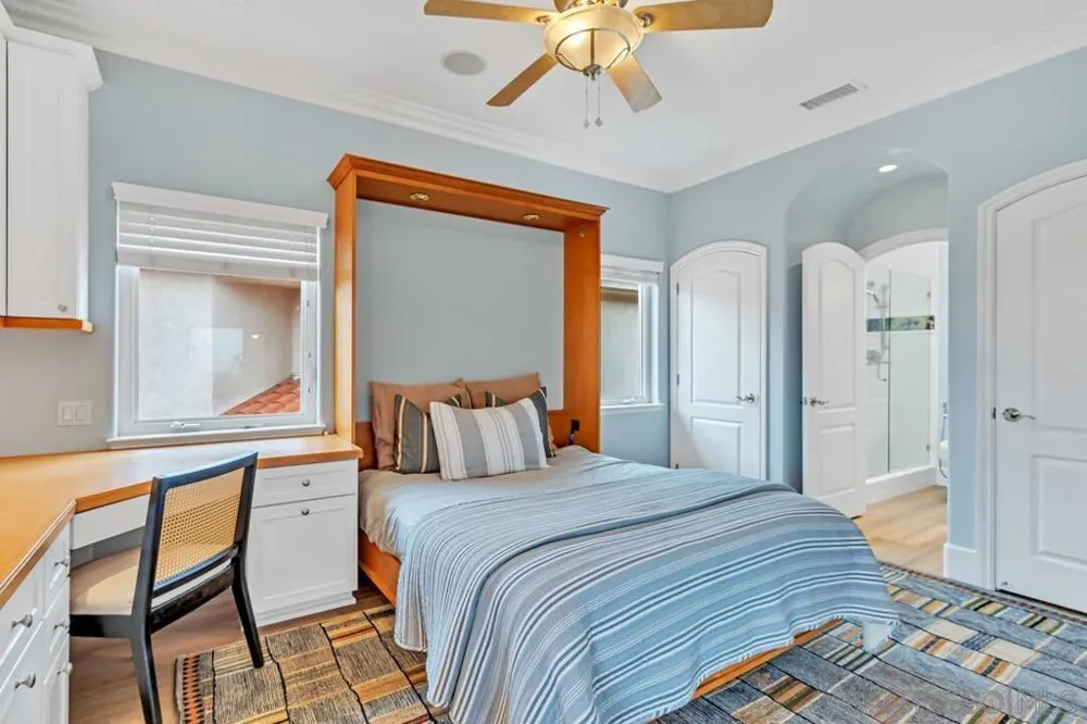 7564 Navigator Cir Carlsbad, CA 92011