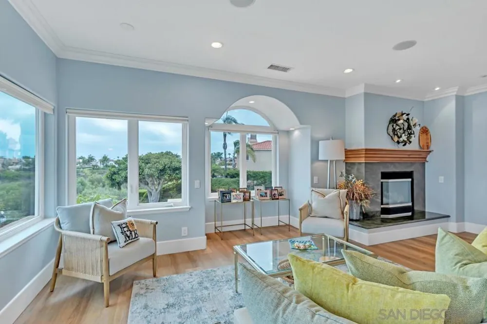7564 Navigator Cir Carlsbad, CA 92011