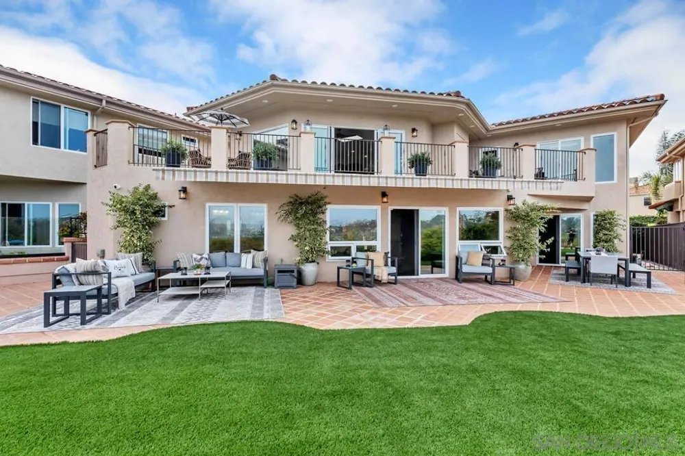 7564 Navigator Cir Carlsbad, CA 92011