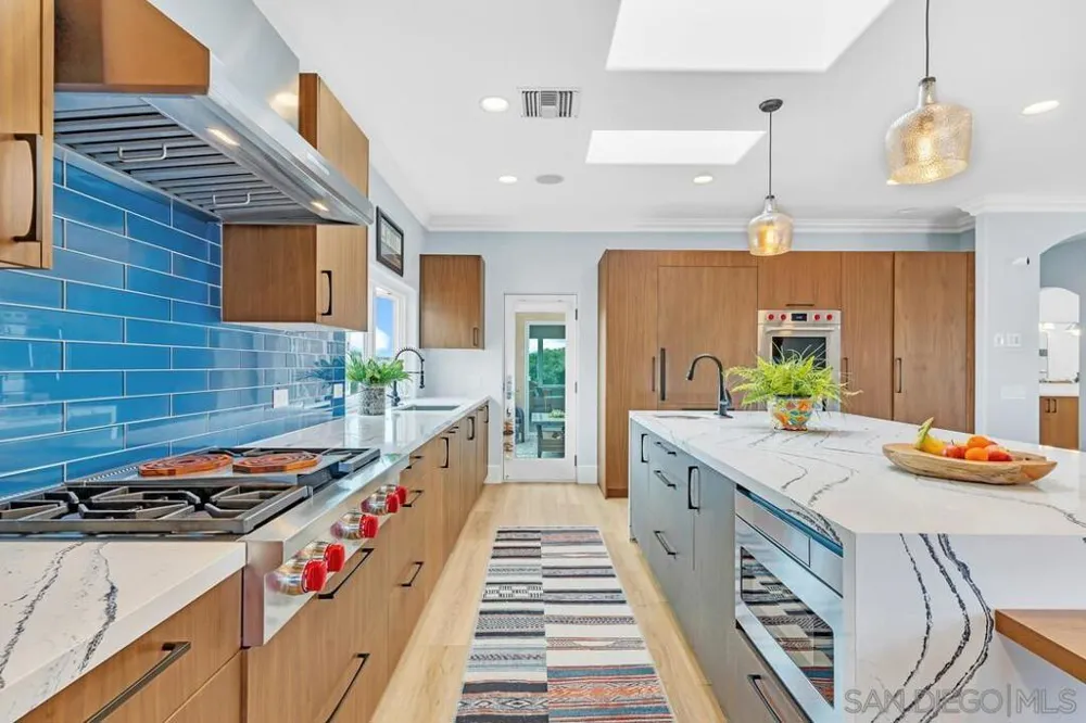 7564 Navigator Cir Carlsbad, CA 92011