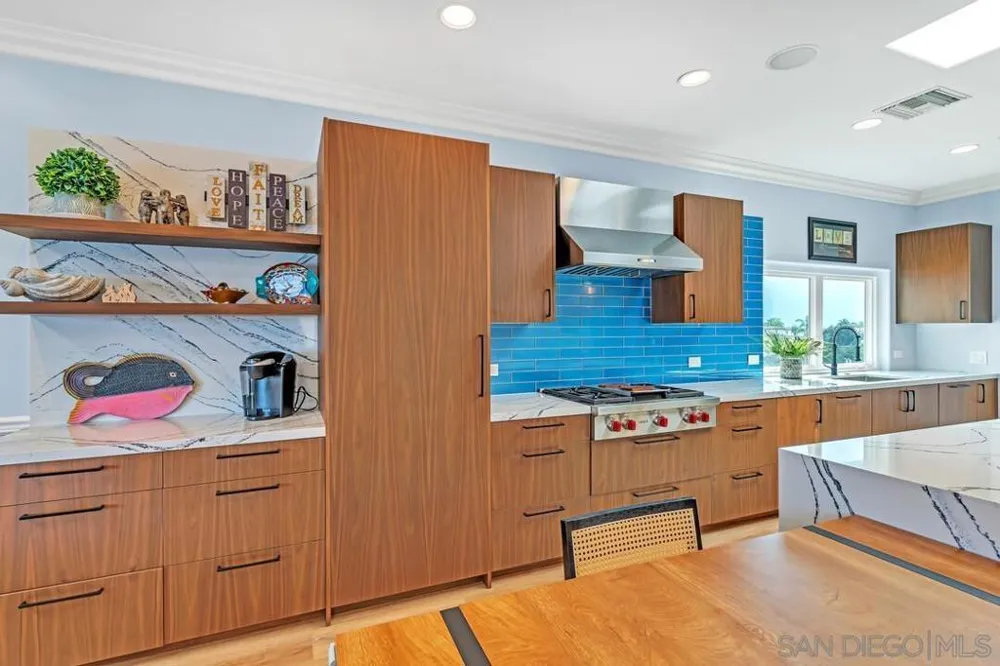 7564 Navigator Cir Carlsbad, CA 92011
