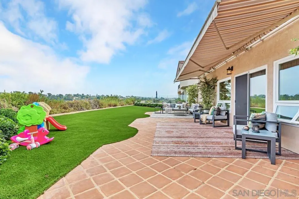 7564 Navigator Cir Carlsbad, CA 92011