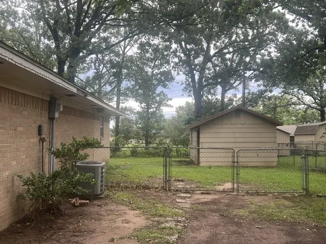 135 46th Street SW Paris, TX 75460
