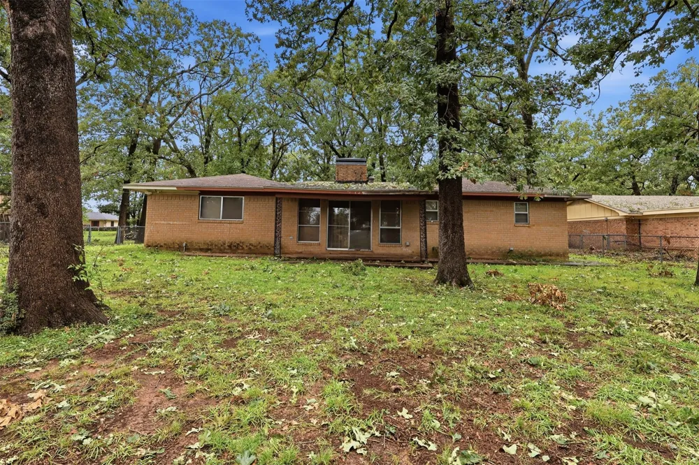 135 46th Street SW Paris, TX 75460
