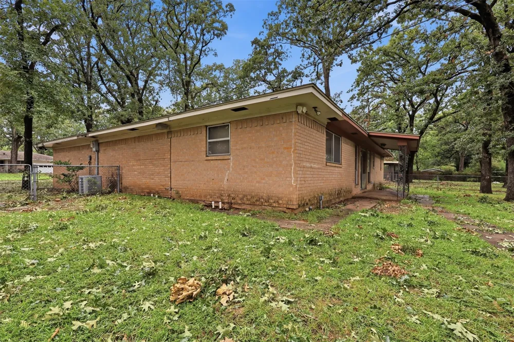 135 46th Street SW Paris, TX 75460