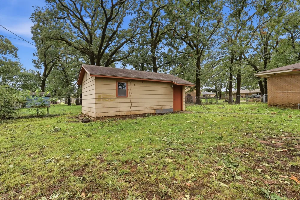 135 46th Street SW Paris, TX 75460
