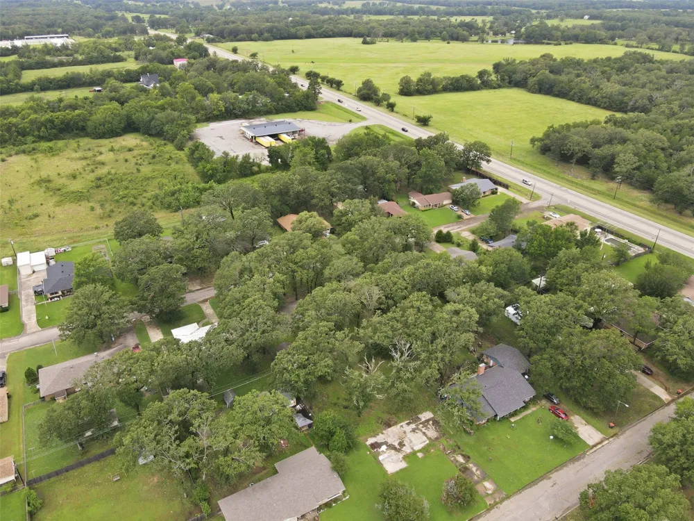 135 46th Street SW Paris, TX 75460