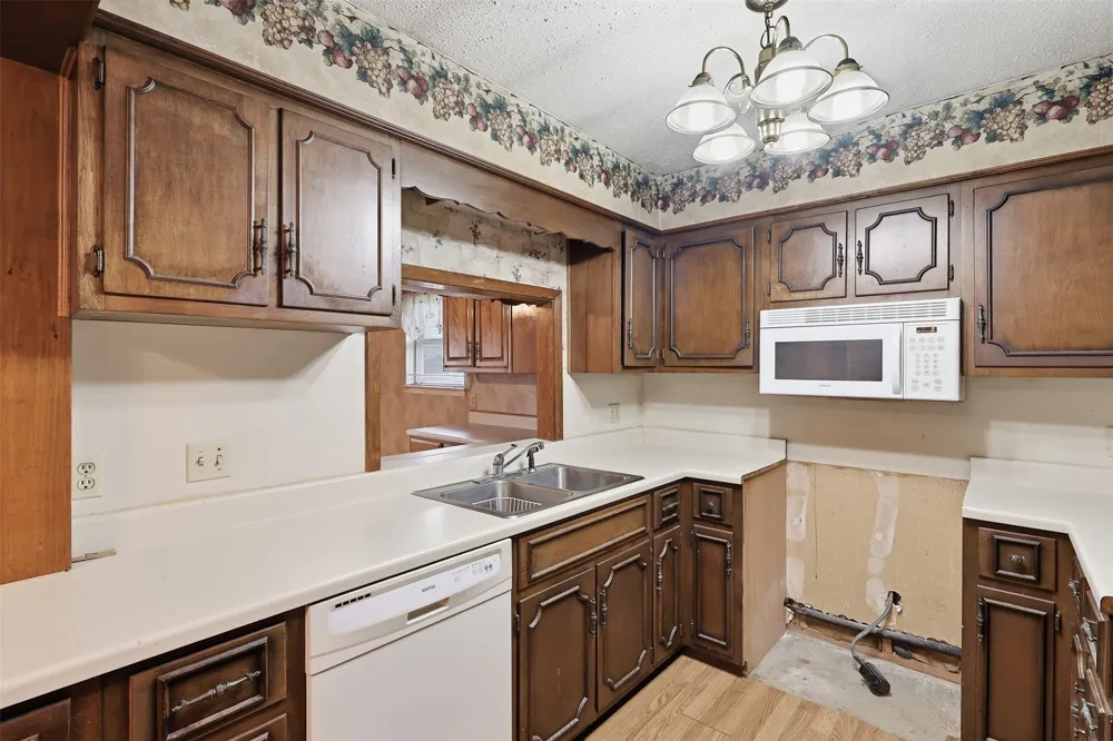 135 46th Street SW Paris, TX 75460