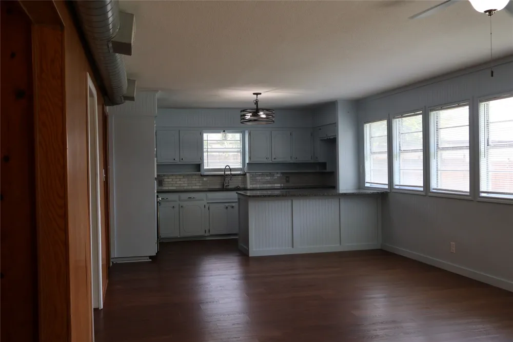 2516 Norfleet Street Sansom Park, TX 76114