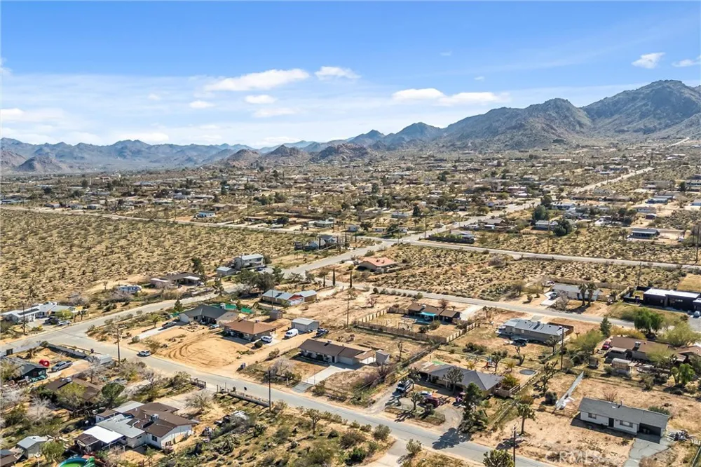 60425 Alta Mura Drive Joshua Tree, CA 92252