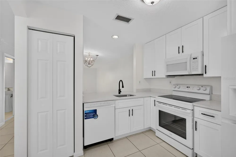 946 SUMMIT LAKE DRIVE West Palm Beach, FL 33406