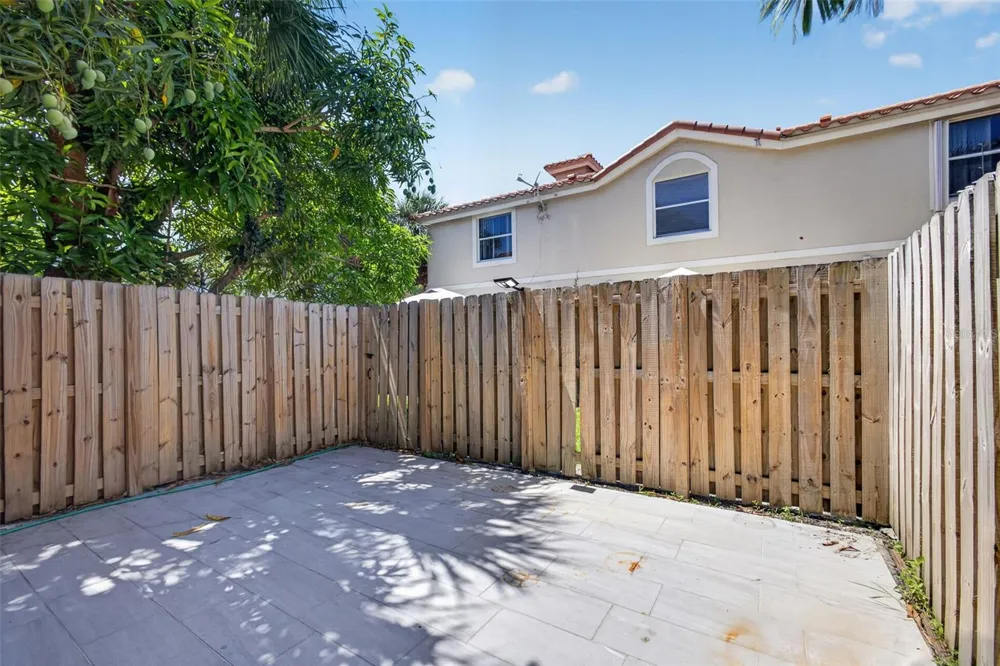 946 SUMMIT LAKE DRIVE West Palm Beach, FL 33406