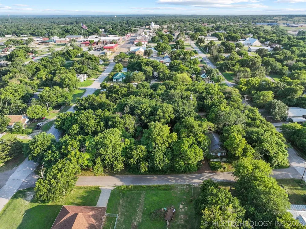 412 McGraw Street Healdton, OK 73438