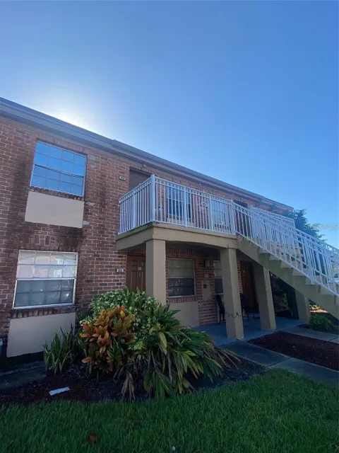 551 FLEMMING WAY #201