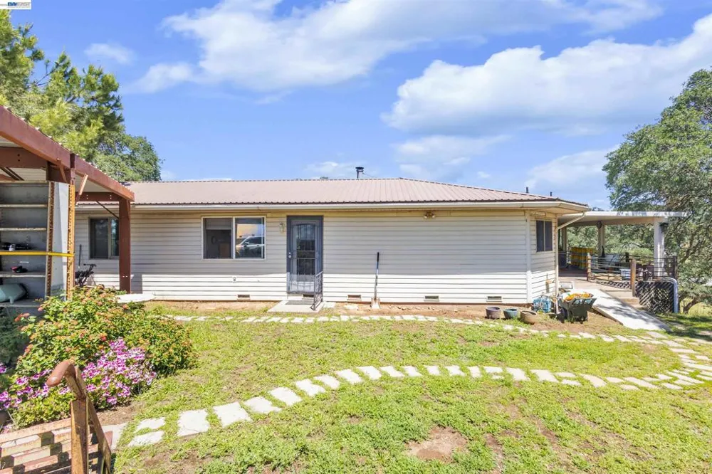 8037 Savage Way Valley Springs, CA 95252