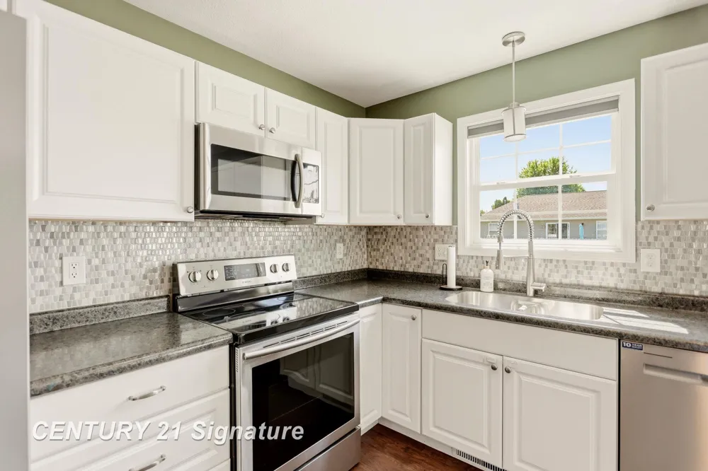 8433 Waxwing Drive Tittabawassee Township, MI 48623