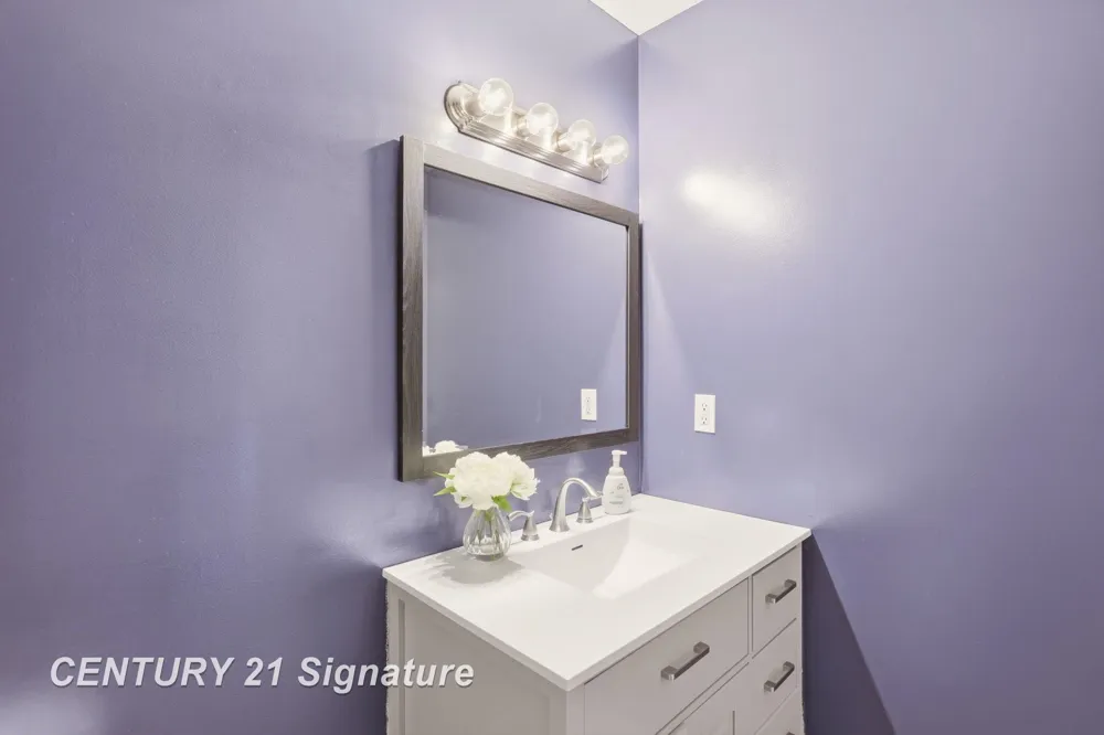 8433 Waxwing Drive Tittabawassee Township, MI 48623