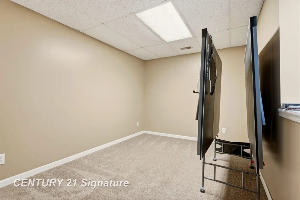 8433 Waxwing Drive Tittabawassee Township, MI 48623