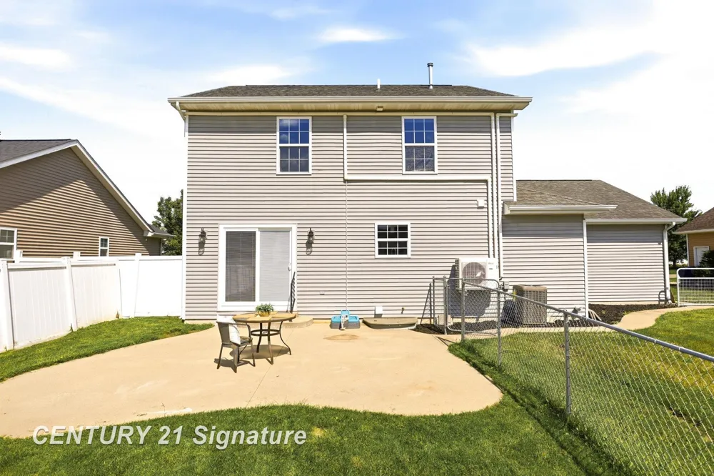 8433 Waxwing Drive Tittabawassee Township, MI 48623