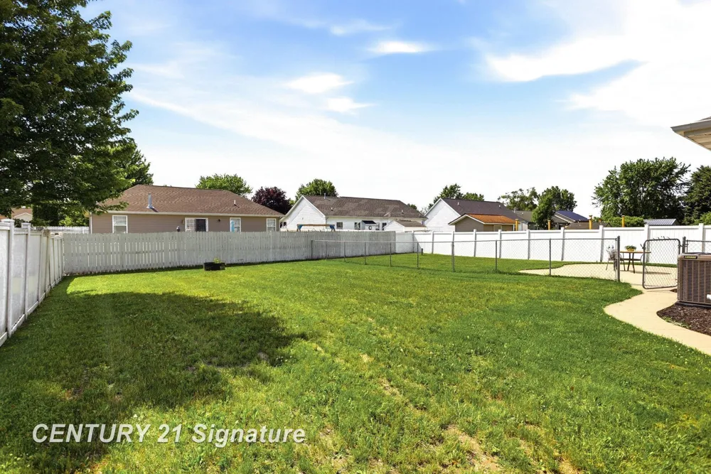 8433 Waxwing Drive Tittabawassee Township, MI 48623