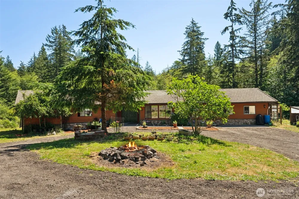470 E Murray Road Grapeview, WA 98546