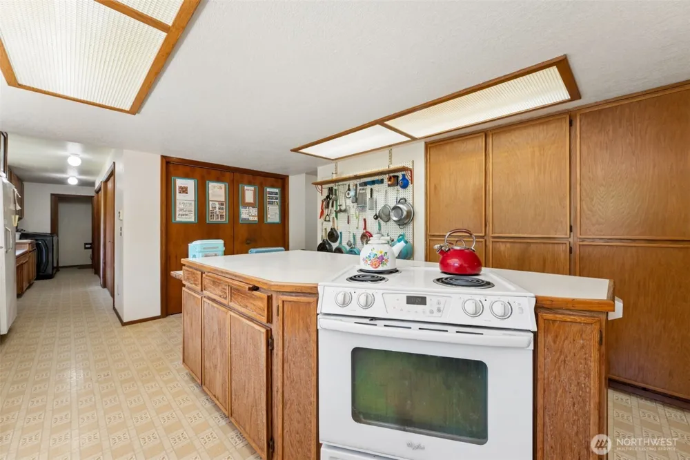 470 E Murray Road Grapeview, WA 98546