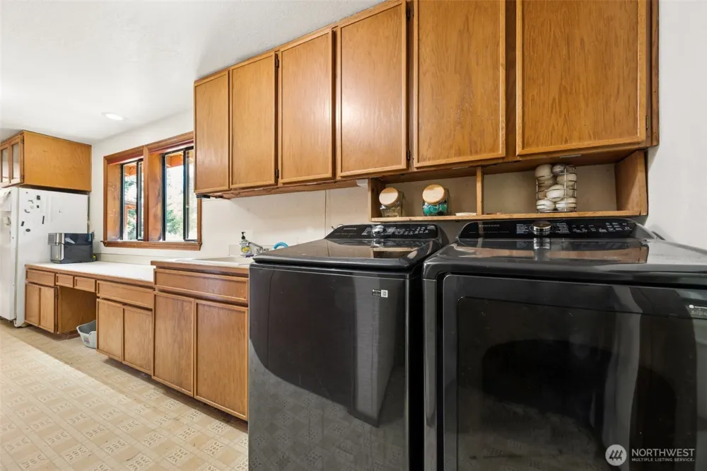 470 E Murray Road Grapeview, WA 98546