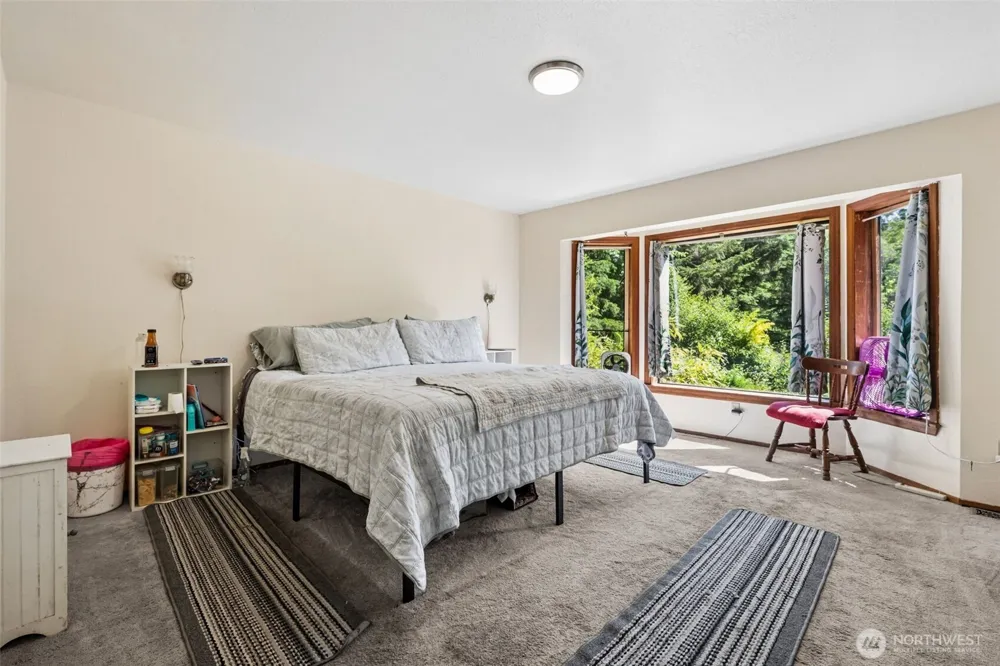 470 E Murray Road Grapeview, WA 98546