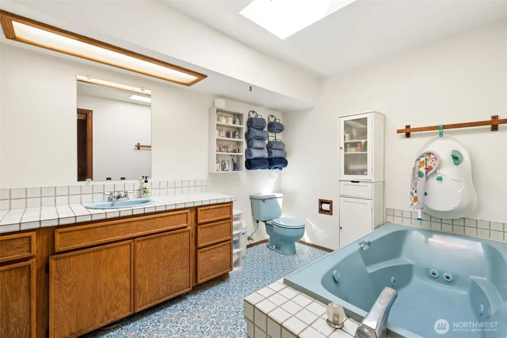 470 E Murray Road Grapeview, WA 98546