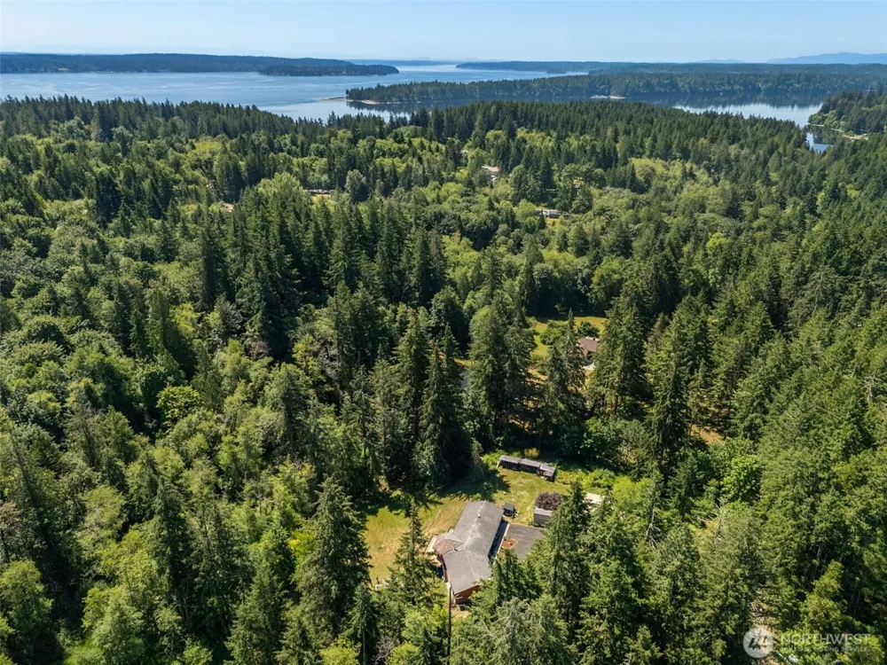 470 E Murray Road Grapeview, WA 98546