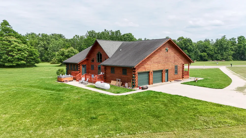 56664 Tanner Trail Three Rivers, MI 49093