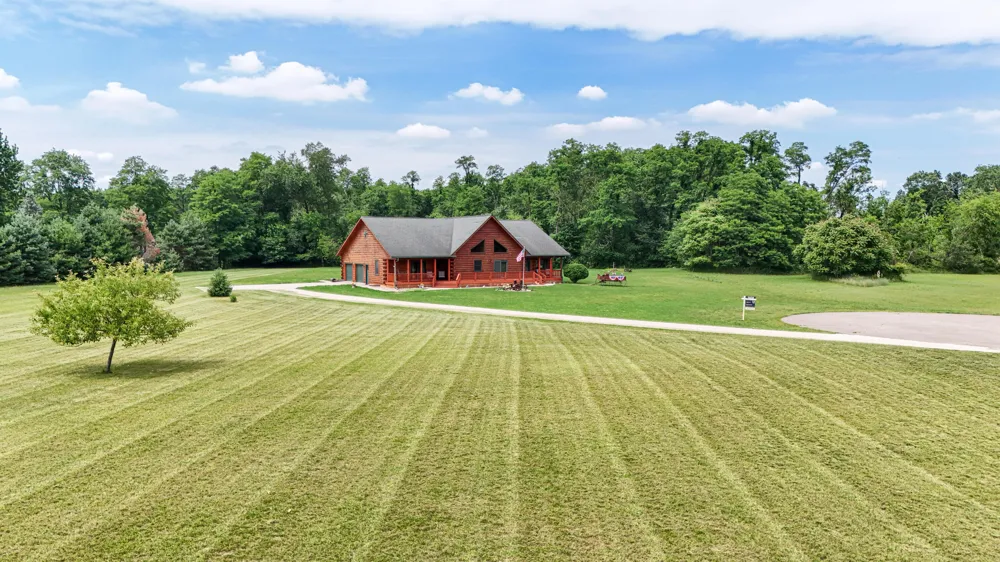 56664 Tanner Trail Three Rivers, MI 49093