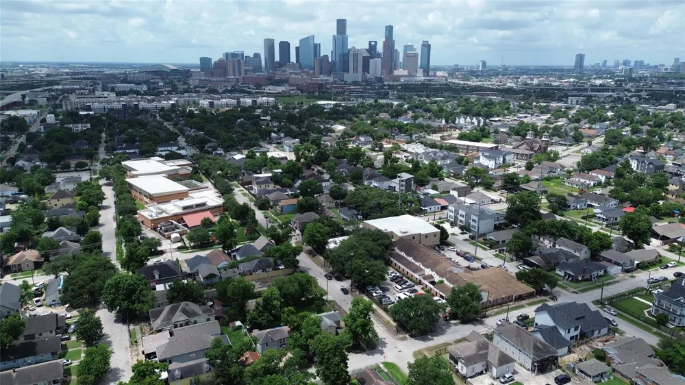 1502 Lee Street #5 Houston, TX 77009
