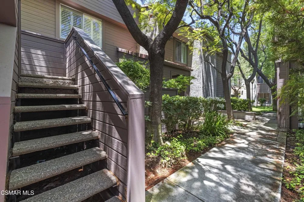 85 Via Colinas Thousand Oaks, CA 91362