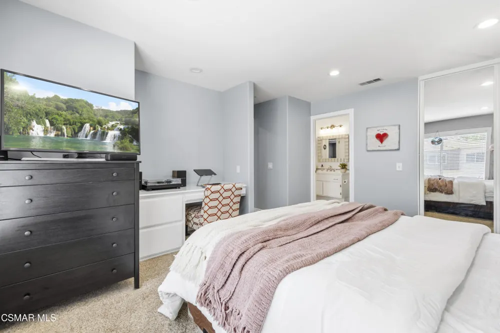 85 Via Colinas Thousand Oaks, CA 91362