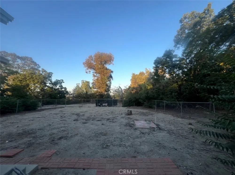 11139 Laurel Bloomington, CA 92316