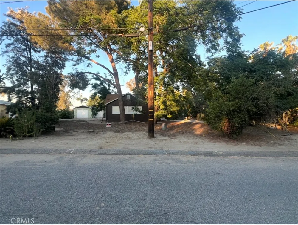 11139 Laurel Bloomington, CA 92316