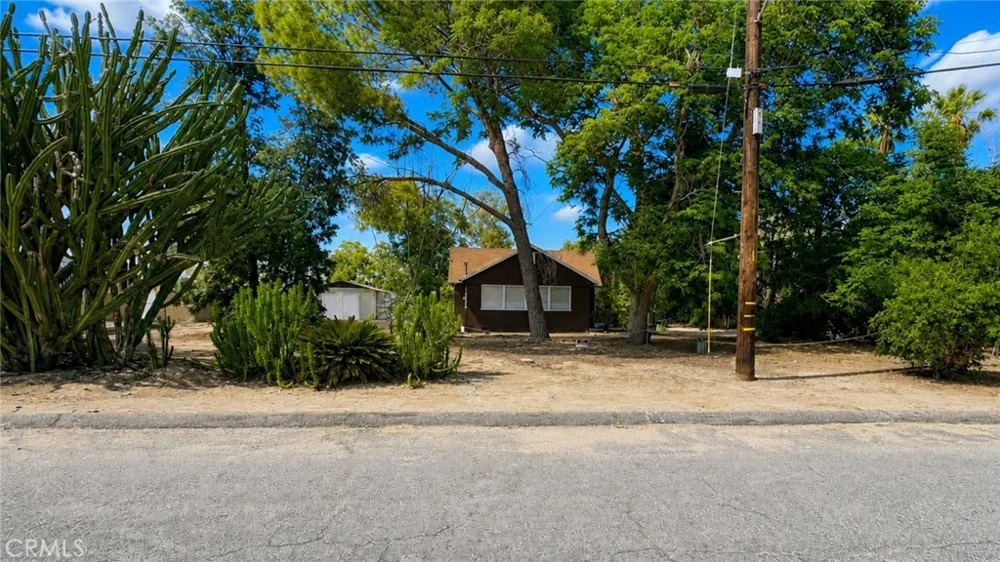 11139 Laurel Bloomington, CA 92316