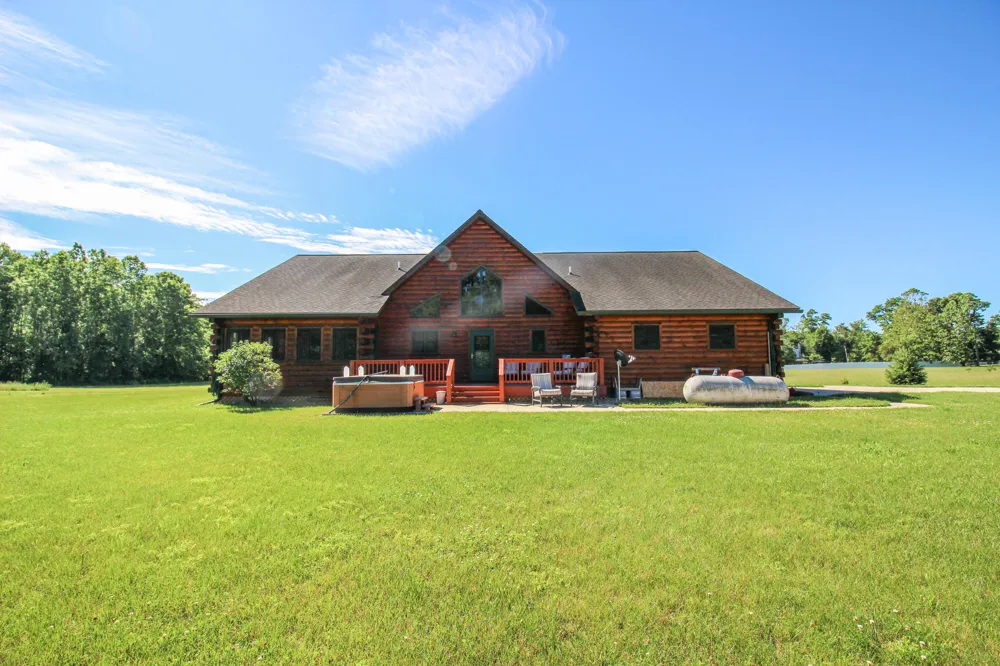 56664 Tanner Trail Lockport Township, MI 49093