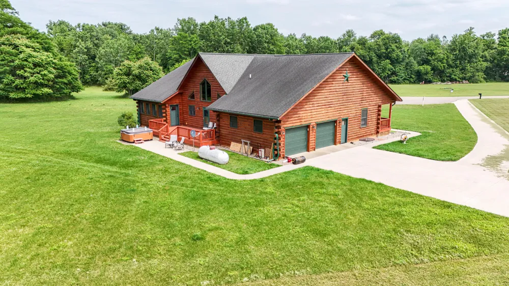 56664 Tanner Trail Lockport Township, MI 49093