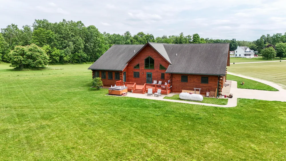 56664 Tanner Trail Lockport Township, MI 49093