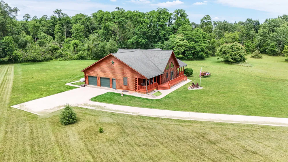 56664 Tanner Trail Lockport Township, MI 49093