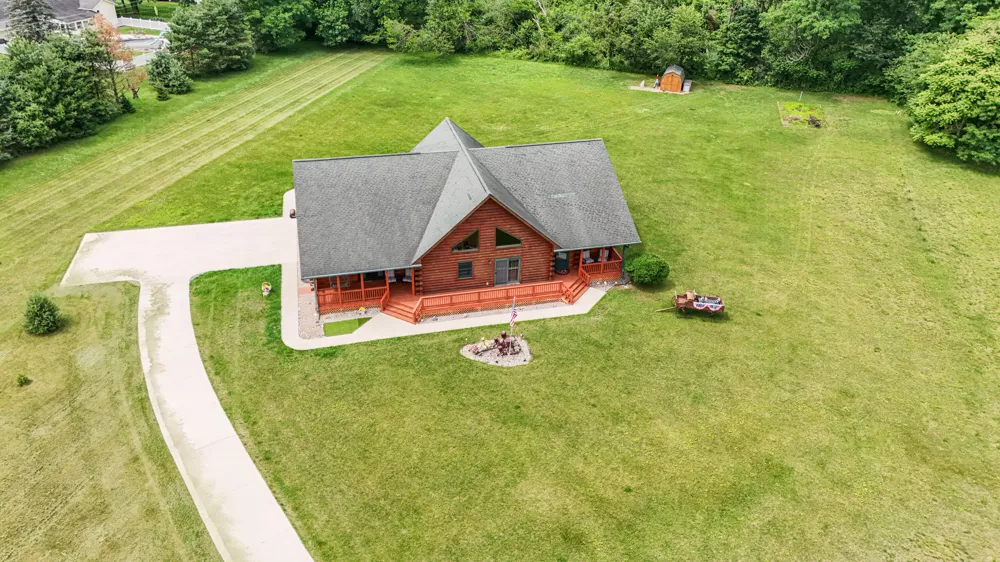 56664 Tanner Trail Lockport Township, MI 49093