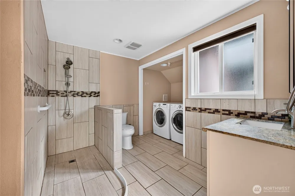 6502 Avondale Road SW #4 Lakewood, WA 98499