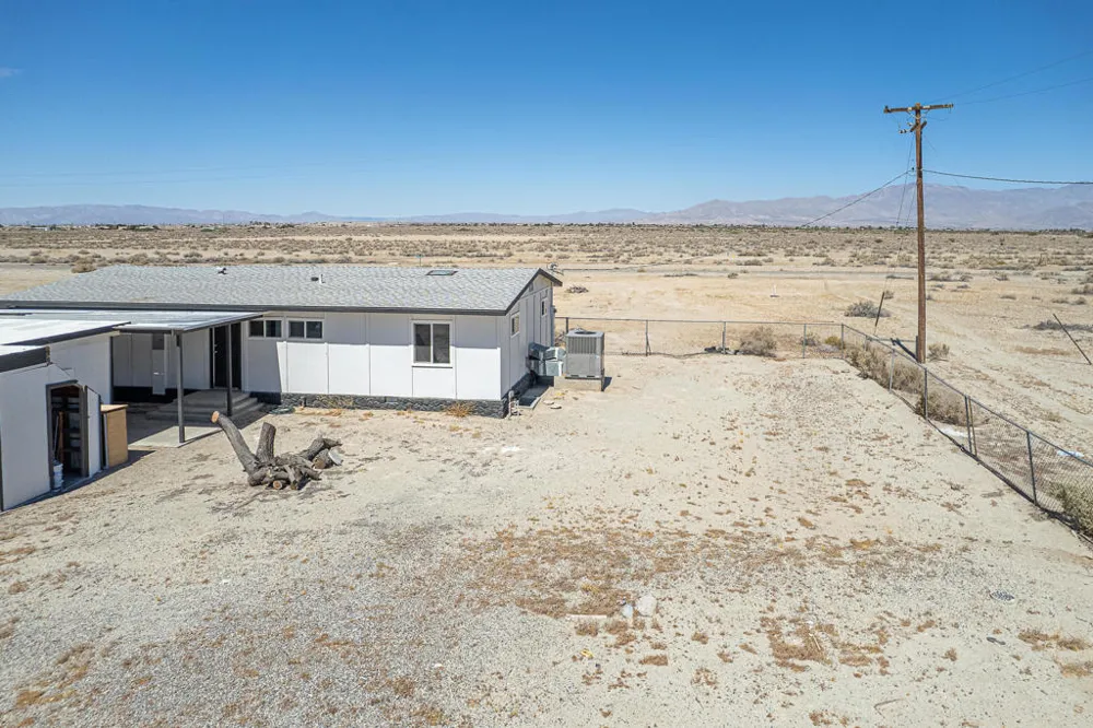 786 Molokai Avenue Thermal, CA 92274