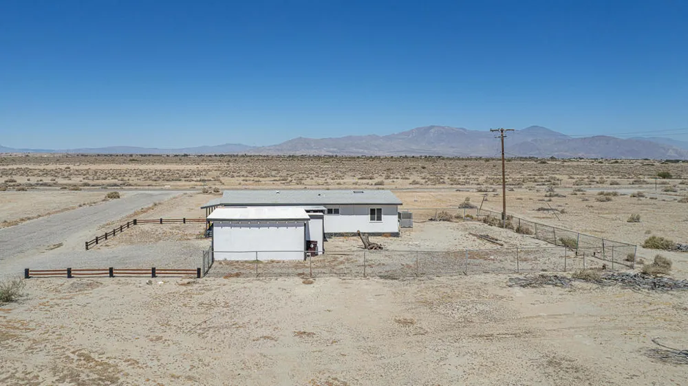 786 Molokai Avenue Thermal, CA 92274